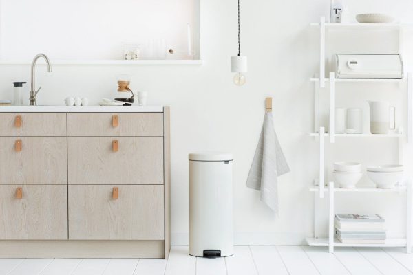 Brabantia-  Pedal 30L Bin - Image 3